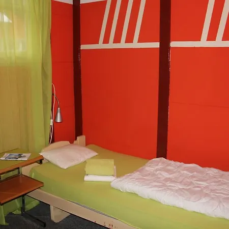 Hostel Downtown - Unique Simple Central Γκρίντελβαλντ