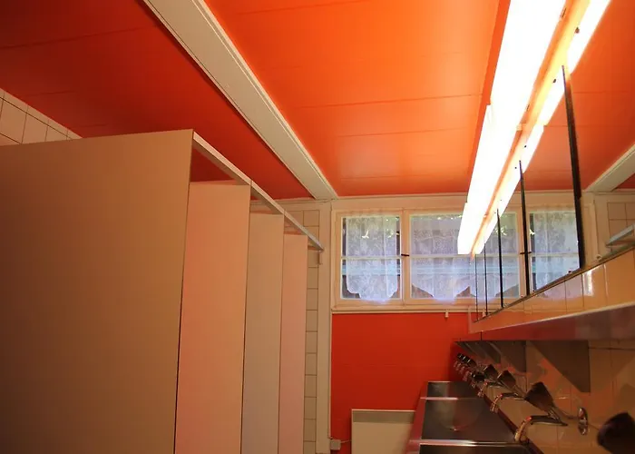 Downtown - Unique Simple Central Hostel *